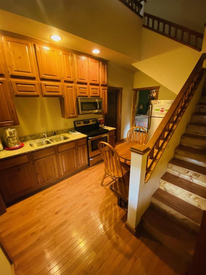 All Seasons Treehouse Village Eureka Springs Exterior foto