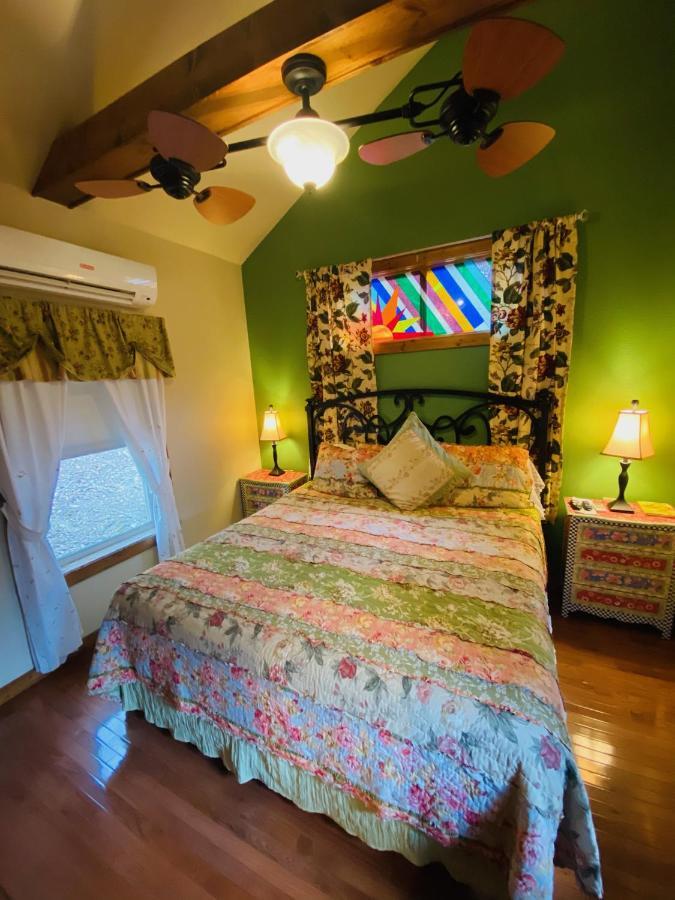 All Seasons Treehouse Village Eureka Springs Exterior foto